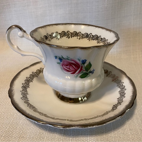 Vintage Windsor Bone China Tea Cup & Saucer Roses with Silver Accents - Picture 3 of 9